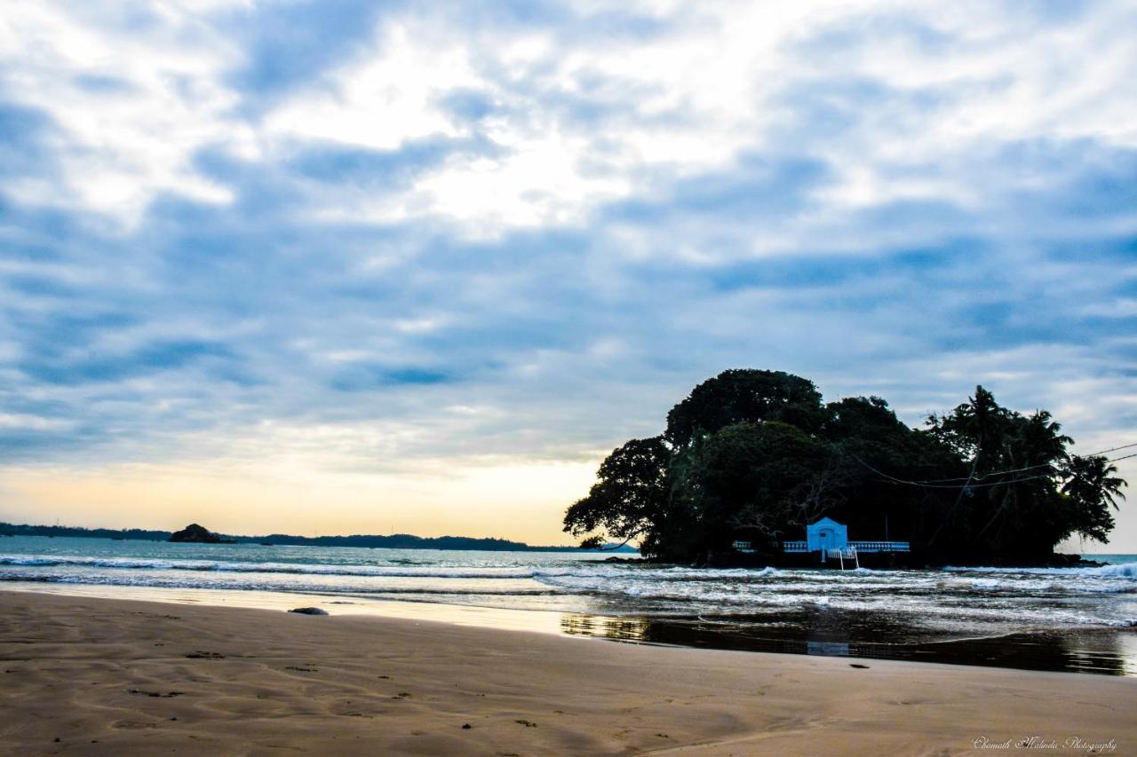 Tenasi Beach Resort Аханґама Екстер'єр фото