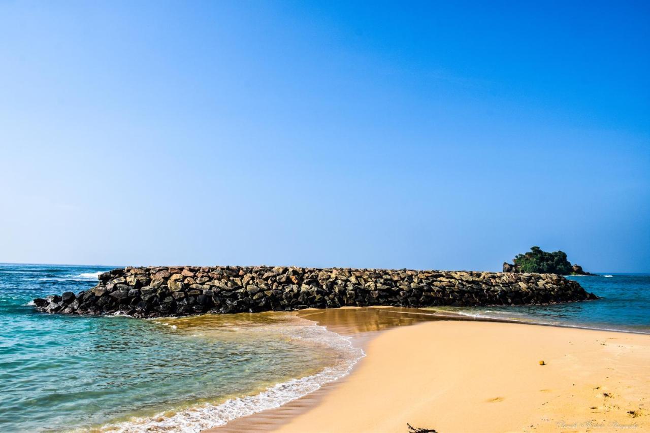 Tenasi Beach Resort Аханґама Екстер'єр фото