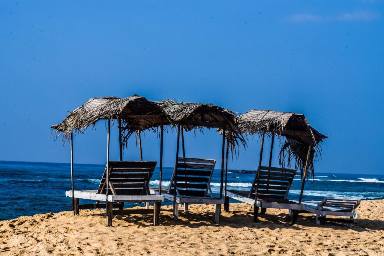 Tenasi Beach Resort Аханґама Екстер'єр фото